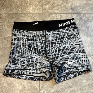 Black/gray nike pro shorts